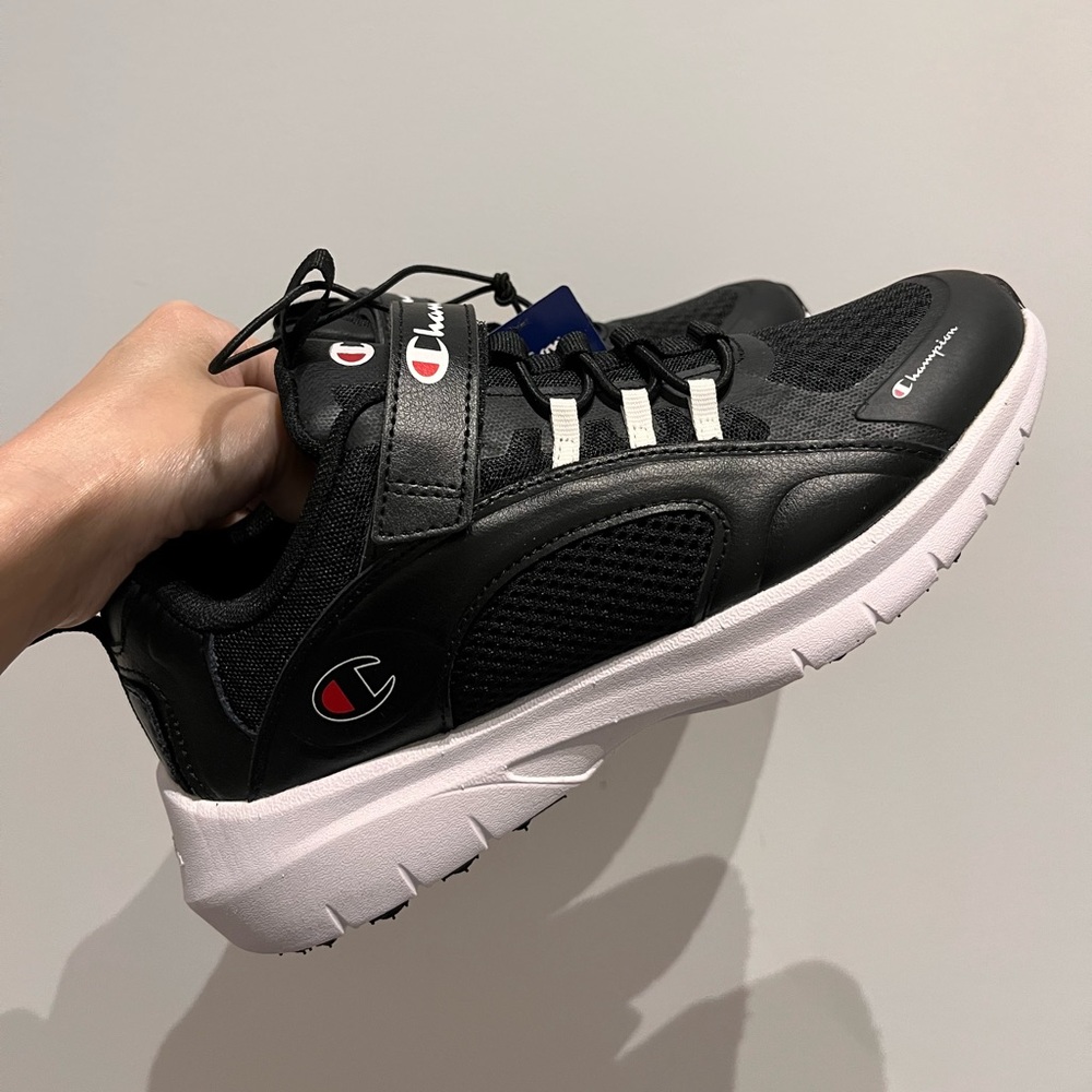 NEW Champion Big Kids Lightweight Sports Gym Sneakers Black White Size 4